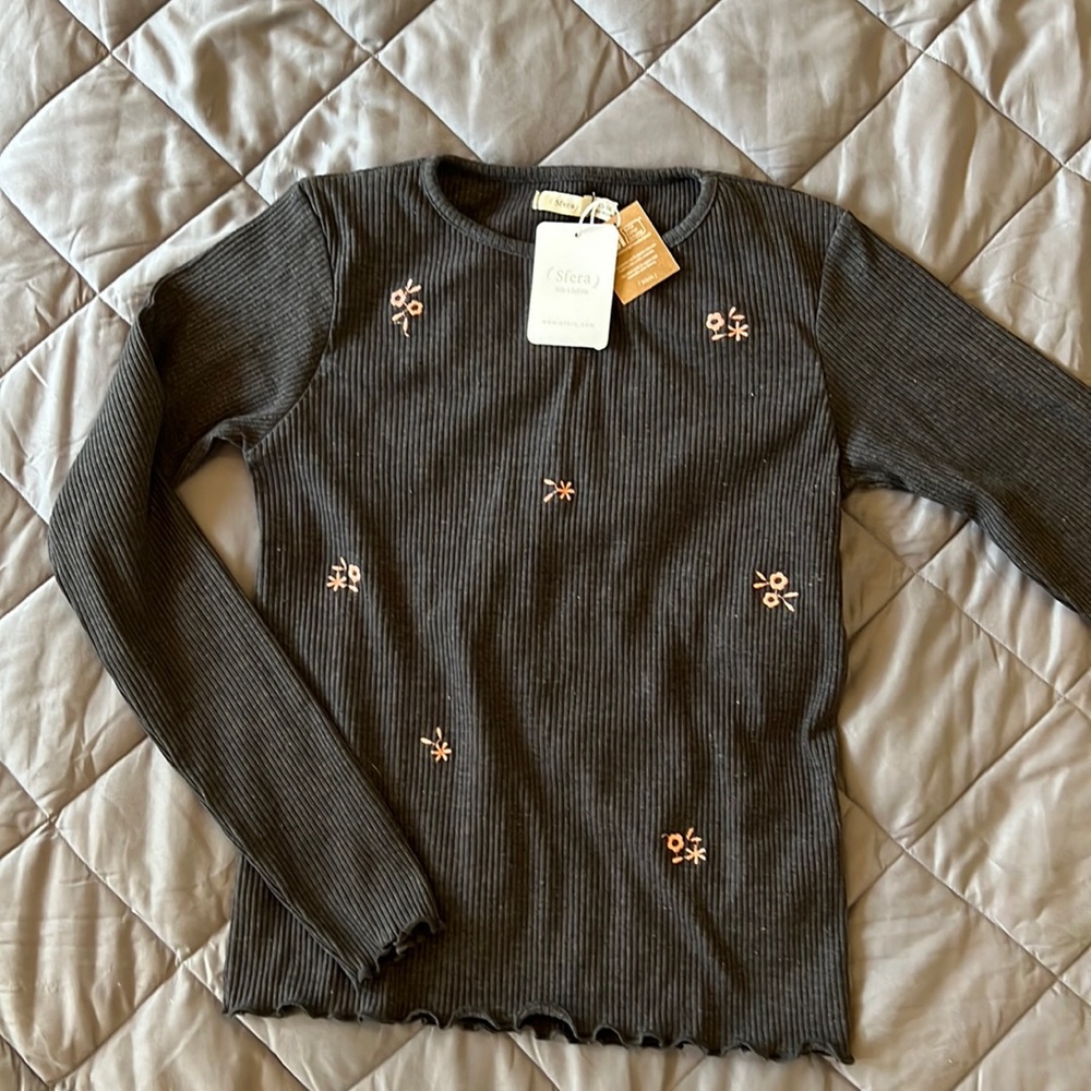 Grey flower long sleeve shirt